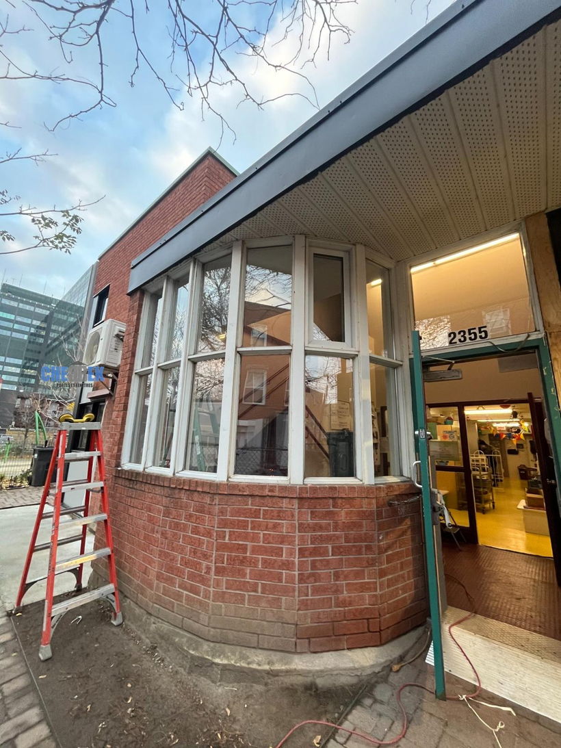 Daycare commercial entrance before renovation