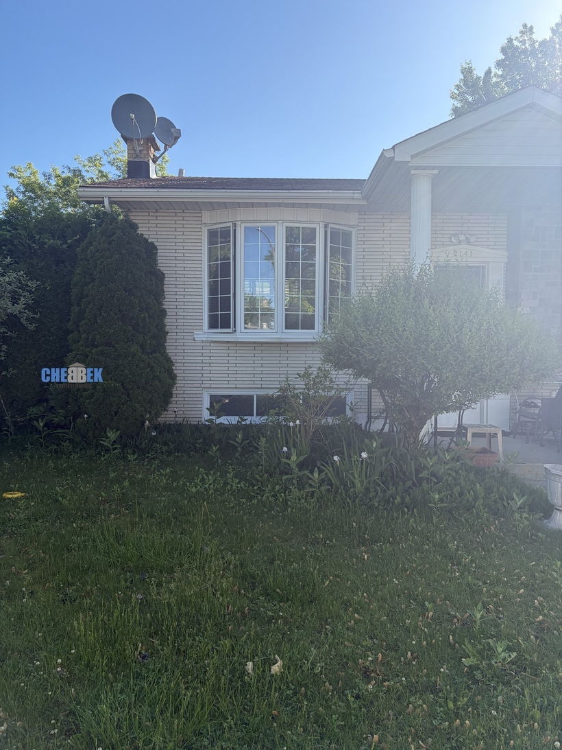 White bay window before replacement